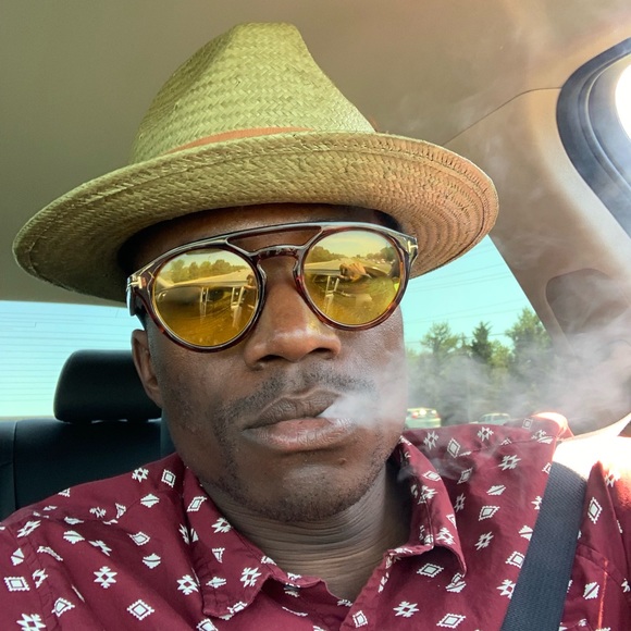 Christopher Wormley - Poshmark Profile Picture of Christopher Wormley (@mrpolitics) on Poshmark