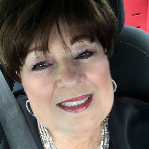 Profile Picture of Josefina Ojeda ortiz (@josefinaojed304) on Poshmark