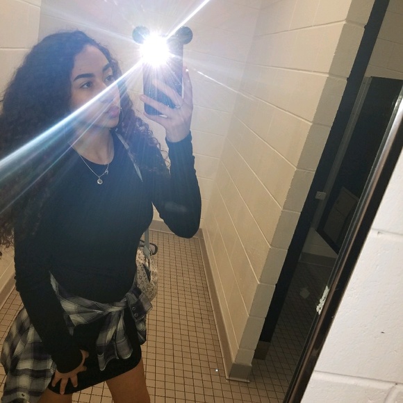 Profile Picture of Nardine Georgy (@nardinegeorgy) on Poshmark