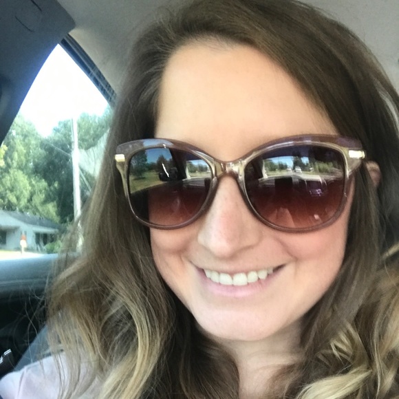 Profile Picture of Jaime Kocmich (@jaimekocmich) on Poshmark