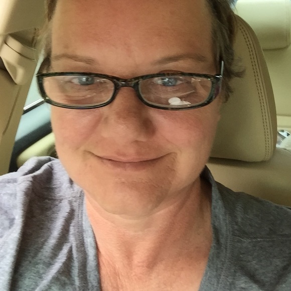 Profile Picture of Brenda Rhine (@rbrhine) on Poshmark