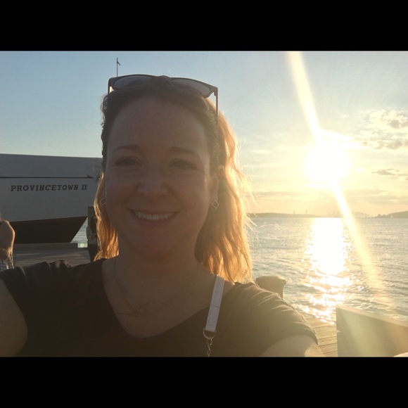 Profile Picture of Kristin Slayback (@kriskslay) on Poshmark