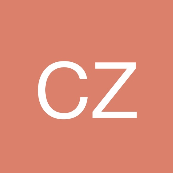 Profile Picture of Courtney Zientek (@uj0i0m3ytb) on Poshmark