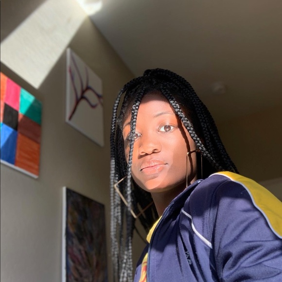 Profile Picture of Serenity Williams (@serenity33111) on Poshmark