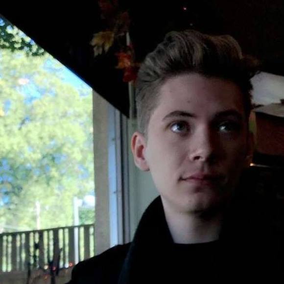 Profile Picture of Nick Vetrone (@nickv22) on Poshmark