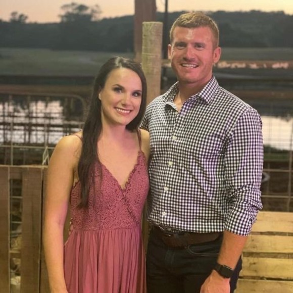Profile Picture of Sarah Shawgo (@smiley21sarah) on Poshmark