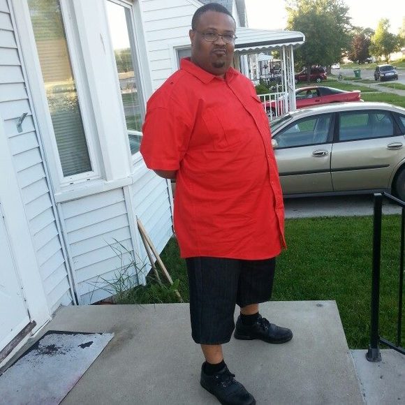 Profile Picture of James Echols (@bigboydrey) on Poshmark