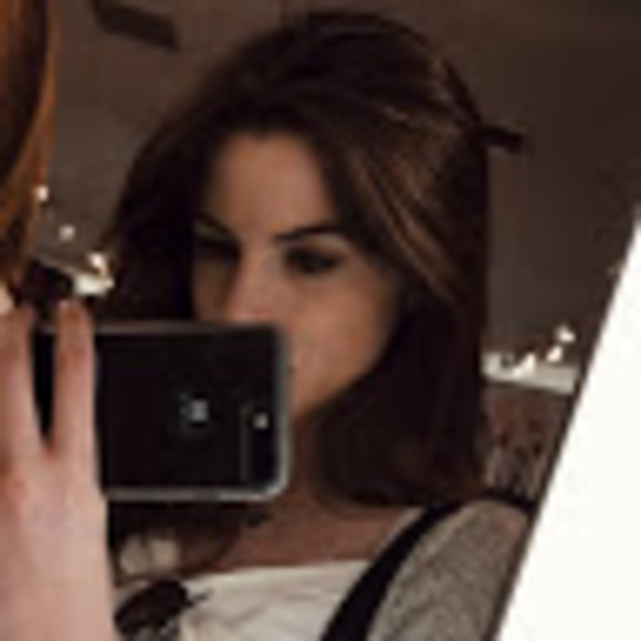 Profile Picture of Celia Exner (@celiaexner) on Poshmark