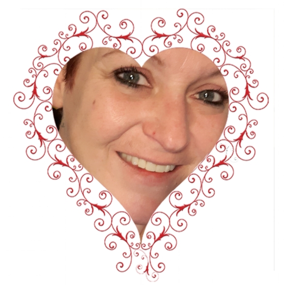 Profile Picture of Stephanie Akey (@stephakey75) on Poshmark