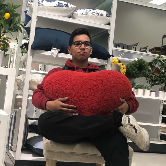 Profile Picture of Jeremy Hernandez (@shrimpy986) on Poshmark