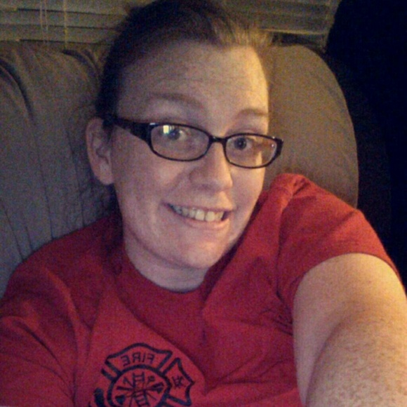 Amamdq Fruchey - Poshmark Profile Picture of Amamdq Fruchey (@firebabe223) on Poshmark