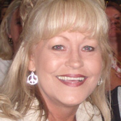 Profile Picture of Dora Potts (@BubblesDog) on Twitter