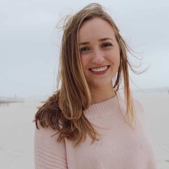 Profile Picture of Emmie H (@emmiehaas) on Poshmark