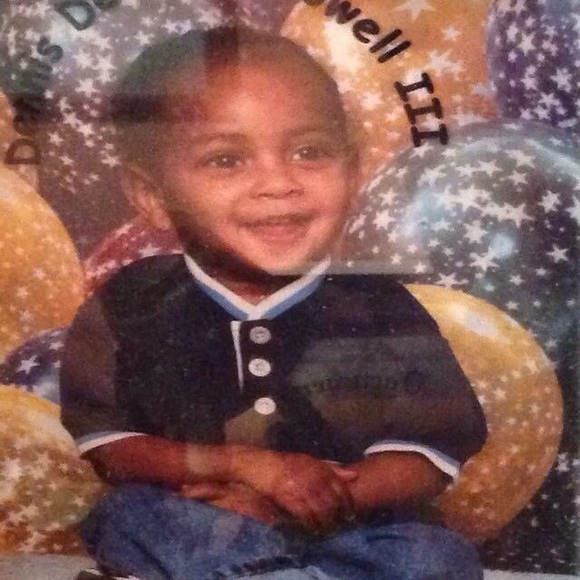 Profile Picture of Dennis Howell (@nba_denden) on Poshmark