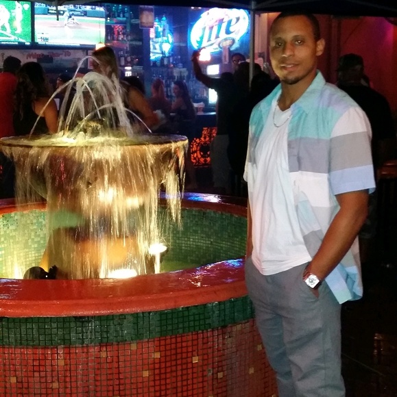 Profile Picture of Calvin Mackey (@mackeywc) on Poshmark