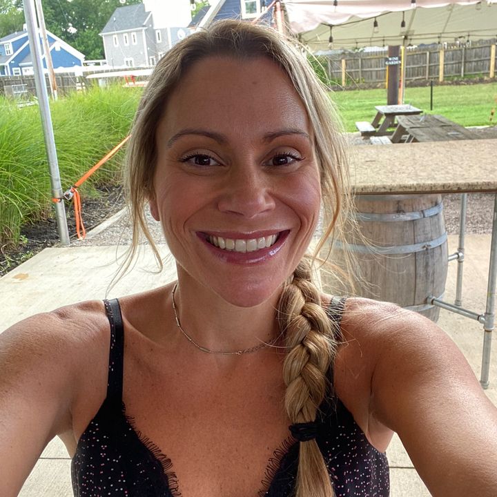 Profile Picture of Kelly Rayburn (@kellyrayburn2727) on Tiktok