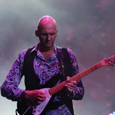 Profile Picture of Jamie Humphries (@QueenieOfNorway) on Twitter