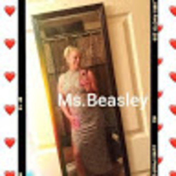 Profile Picture of Bobbi Beasley (@bobbibeasley) on Poshmark