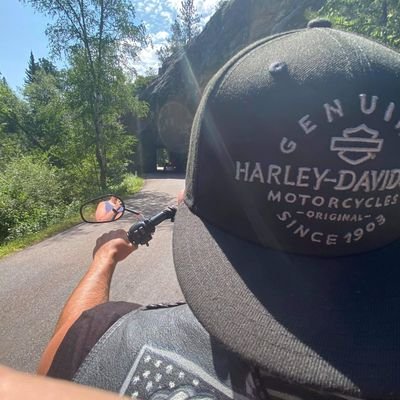 Profile Picture of Brad Niemann (@Brad_mrniceguy) on Twitter