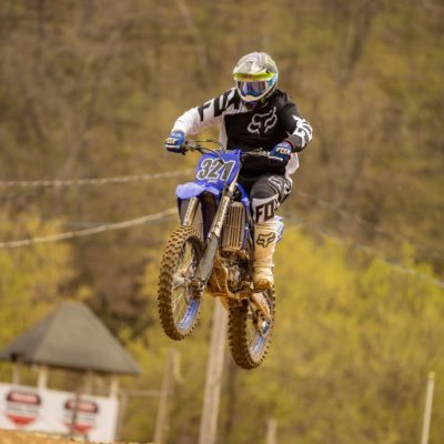 Profile Picture of Jon Henning (@HUEDOGG_21) on Twitter