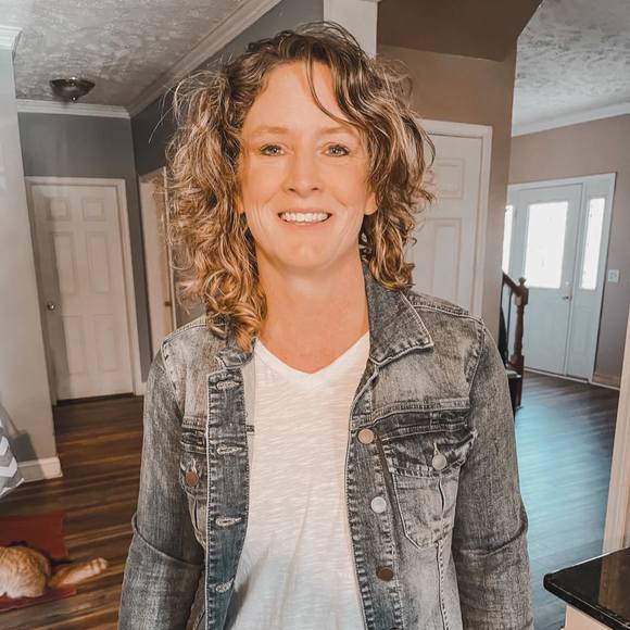 Profile Picture of Christy Currin (@currinc) on Poshmark