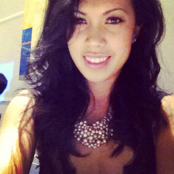 Profile Picture of Morin L. (@morinlam) on Poshmark