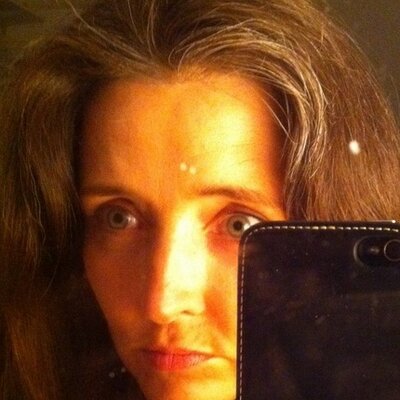 Profile Picture of Deirdre O'Leary (@Ear_thling) on Twitter