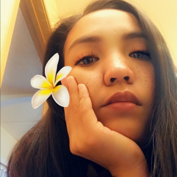 Profile Picture of Mary grace Barba (@merigreys) on Poshmark