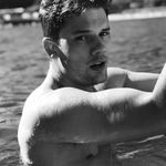 Jeremy Irvine | FC - Instagram Profile Picture of Jeremy Irvine | FC (@jeremy_irvine_lovers) on Instagram