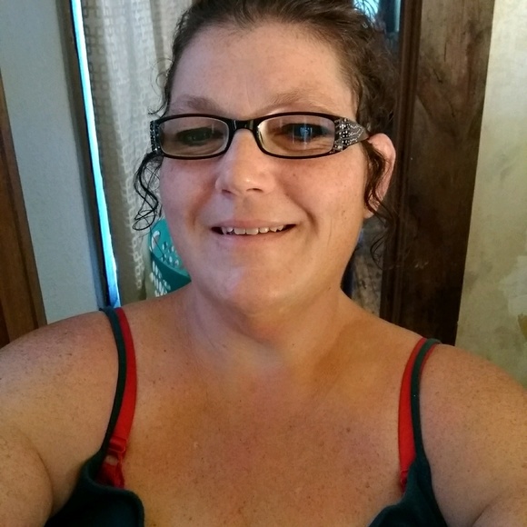 Profile Picture of Georgia Duckwiler (@mom9304) on Poshmark