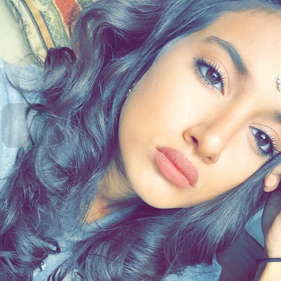 Profile Picture of Makaela Yacoob (@makaela_mk) on Poshmark