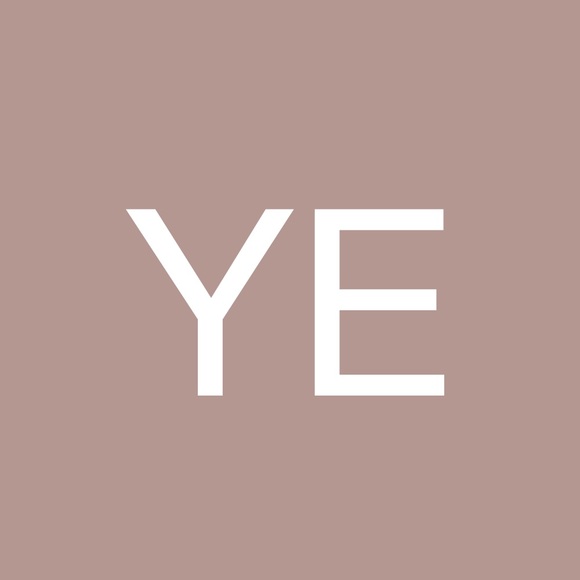 Profile Picture of Yael Elfassy (@yael_elfassy) on Poshmark