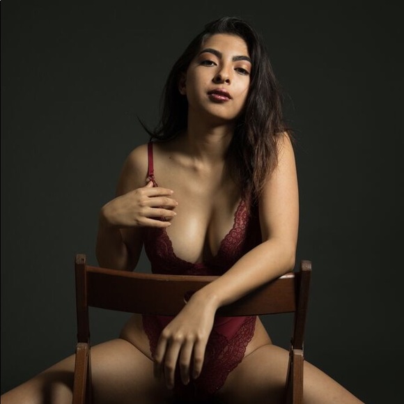 Isabella Quenga - Poshmark Profile Picture of Isabella Quenga (@isvbellv) on Poshmark