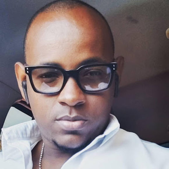 Profile Picture of Joby junior Corentin (@jobyjuniorc) on Poshmark