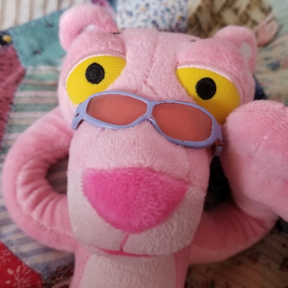 Profile Picture of Holly Pharoah (@globalpatchwork) on Poshmark