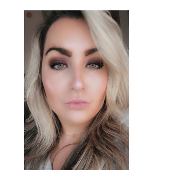 Profile Picture of Amber Conley (@amber_conley) on Poshmark