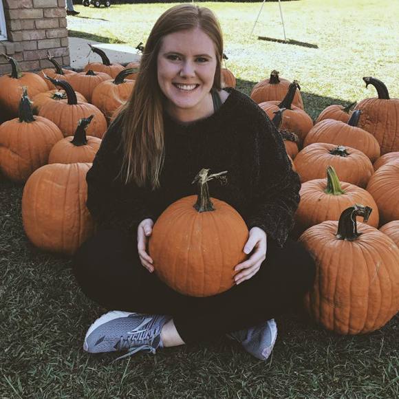 Profile Picture of Carly Hale (@cnhale) on Poshmark