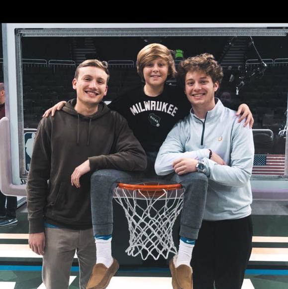 Profile Picture of Will Budenholzer (@budie310) on Poshmark