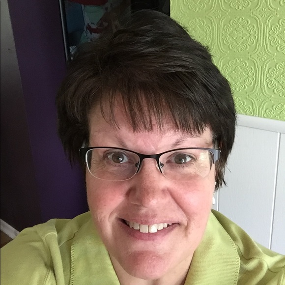 Profile Picture of Kim Nowicki (@kn1960) on Poshmark