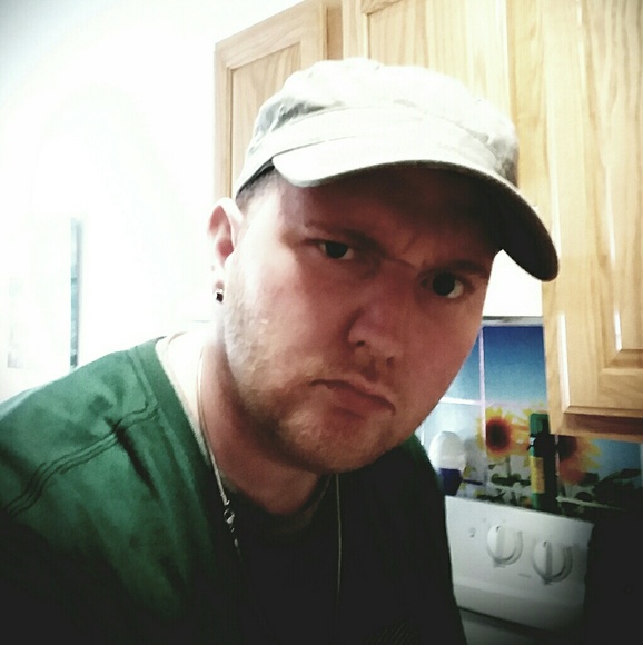 Profile Picture of Sean King (@vamp0) on Poshmark