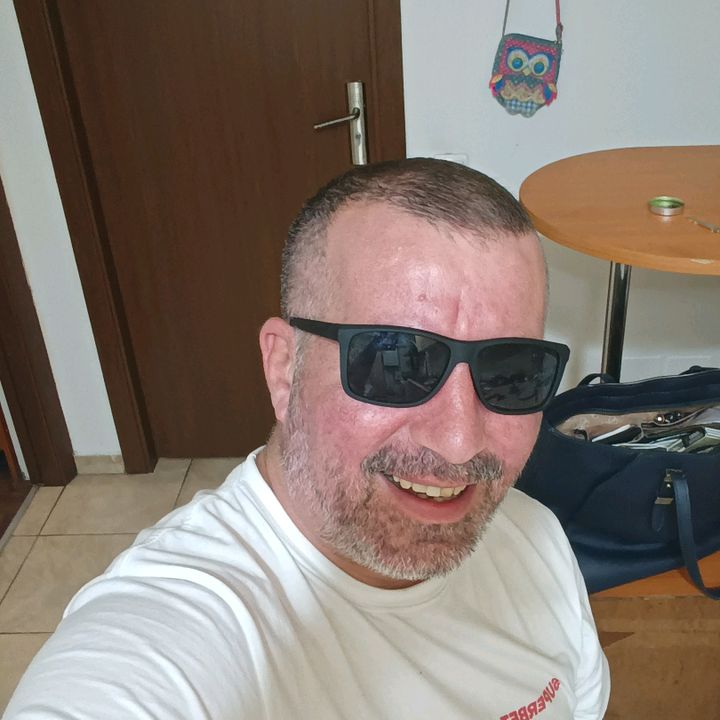 Profile Picture of robert RED (@ionutrobertrobert) on Tiktok