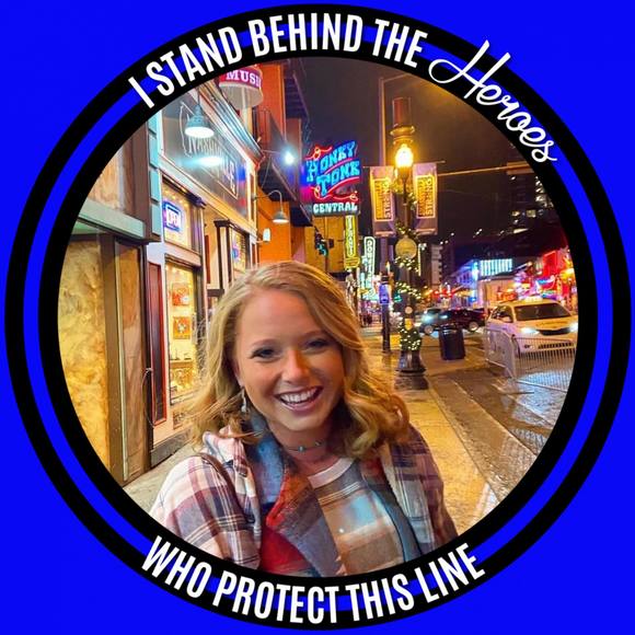 Sophia Wegeng - Poshmark Profile Picture of Sophia Wegeng (@sweg19) on Poshmark