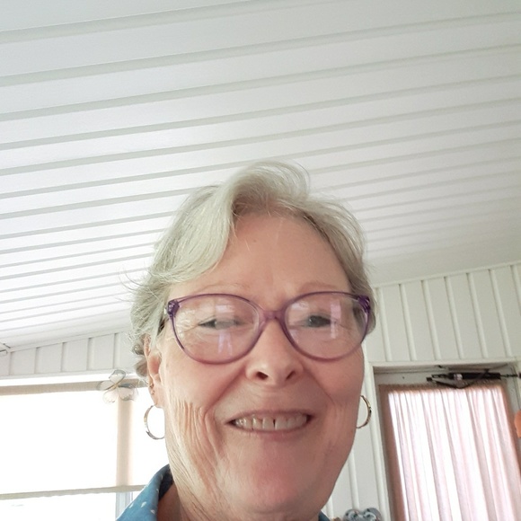 Barbara Jacocks - Poshmark Profile Picture of Barbara Jacocks (@bajacocks) on Poshmark