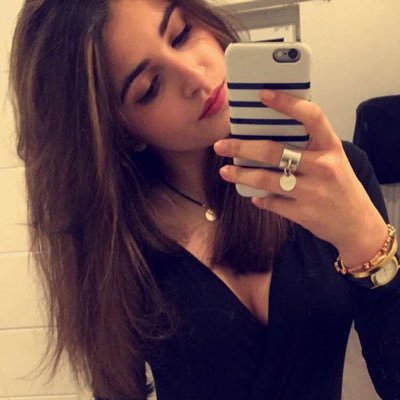 Profile Picture of Chloé Marquis (@chloe_dumont) on Twitter