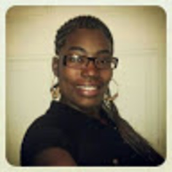 Profile Picture of Lawanda Thomas (@lawanda0324) on Poshmark