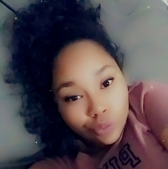 Bryttny Madrid - Poshmark Profile Picture of Bryttny Madrid (@bryttnymadrid) on Poshmark