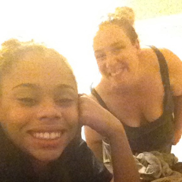 Profile Picture of Alissa Groomes (@lisggg) on Poshmark