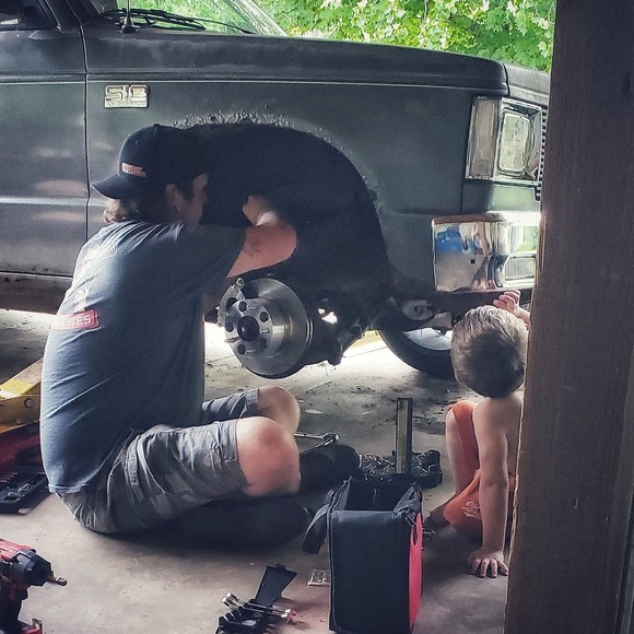 Profile Picture of Justin Yates (@jbyates) on Poshmark