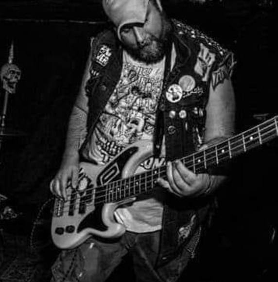 Joe Gill - Poshmark Profile Picture of Joe Gill (@turtlehead4444) on Poshmark