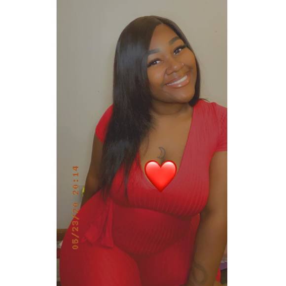 Profile Picture of Leondra Long (@leondradgaf) on Poshmark